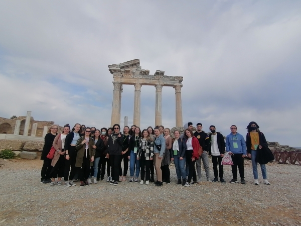 Projekt Erasmus+, Help Unites
